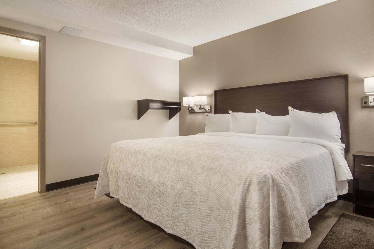 Red Roof Inn PLUS&Suites Erie Exterior foto