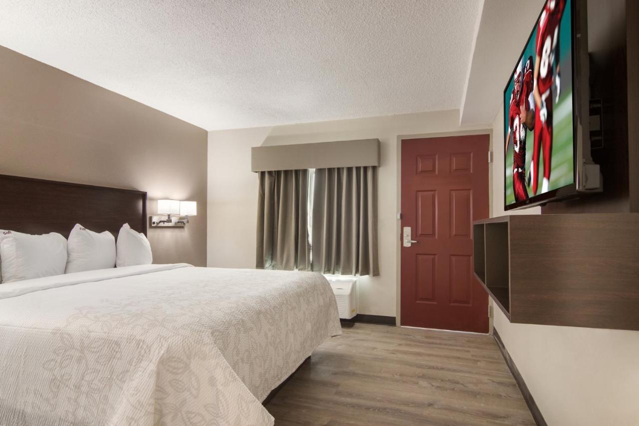 Red Roof Inn PLUS&Suites Erie Exterior foto
