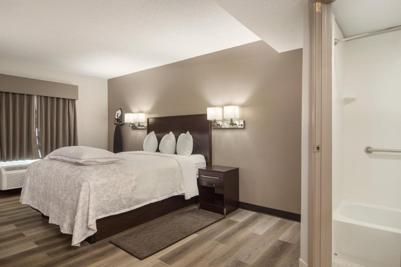 Red Roof Inn PLUS&Suites Erie Exterior foto
