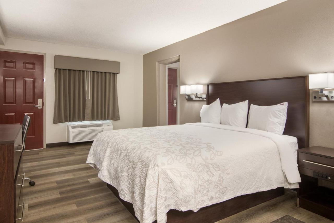 Red Roof Inn PLUS&Suites Erie Exterior foto